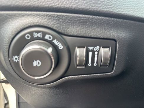 Used 2021 Jeep Compass 80th Special Edition image 21