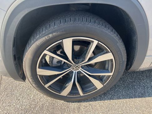 Used 2024 Volkswagen Atlas SEL Premium R-Line image 10