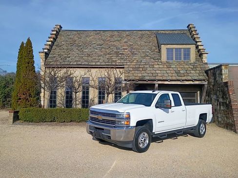 Used 2015 Chevrolet Silverado 2500 LT image 1