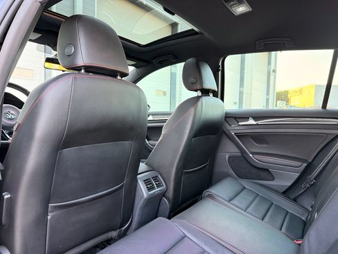 Used 2017 Volkswagen GTI SE FWD image 18
