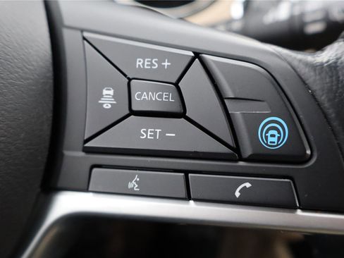 Used 2020 Nissan Rogue SV w/ Premium Package image 19