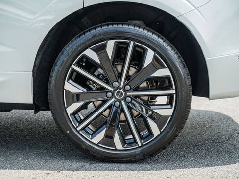 New 2026 Volvo XC60 B5 Ultra w/ Protection Package Premier AWD/4WD image 19