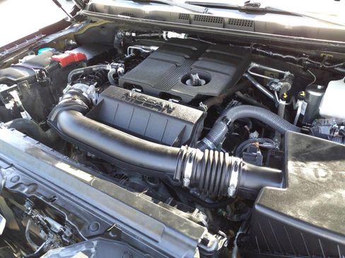 Used 2024 Nissan Frontier PRO-4X w/ Off-Road Protection Package image 11