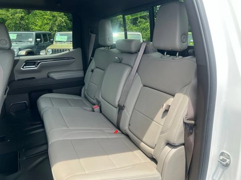 Used 2022 Chevrolet Silverado 1500 LTZ AWD/4WD image 19