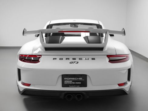 Certified 2018 Porsche 911 GT3 RWD image 11