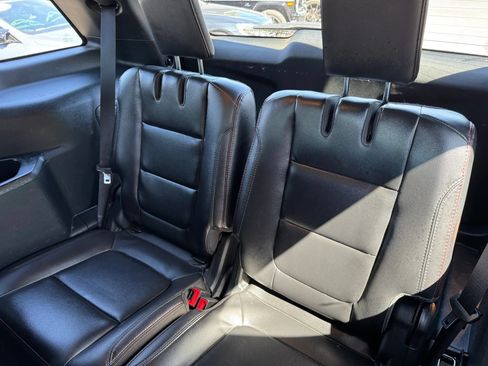 Used 2019 Ford Explorer Sport w/ Ford Safe & Smart Package AWD/4WD image 14