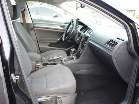 Used 2019 Volkswagen Golf S AWD/4WD image 10