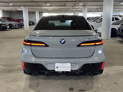 Used 2026 BMW 740i w/ Premium Package image 7