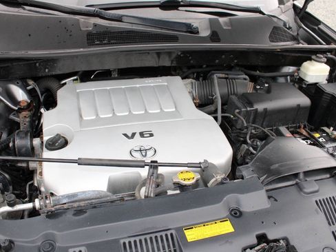 Used 2011 Toyota Highlander 4WD w/ Tow Pkg image 25