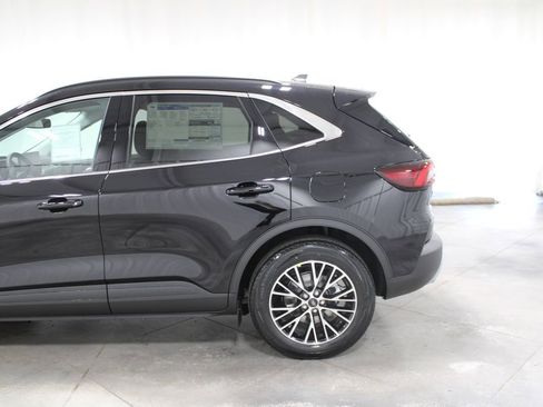 New 2025 Ford Escape SE w/ PHEV Premium Package image 6