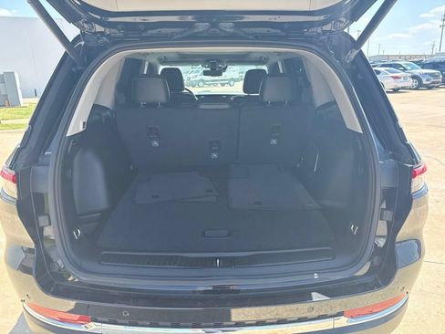 Used 2023 Jeep Grand Cherokee Limited w/ Luxury Tech Group II AWD/4WD image 8