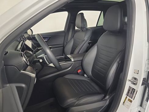 Used 2024 Mercedes-Benz GLC 300 4MATIC image 15