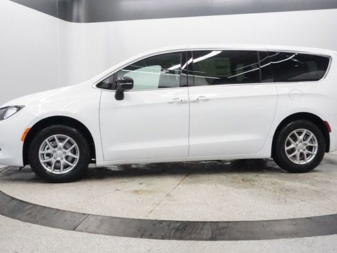 New 2026 Chrysler Voyager LX FWD image 3