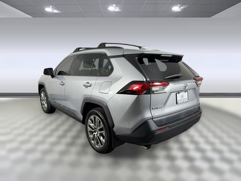 Used 2019 Toyota RAV4 XLE Premium w/ Advanced Technology Package FWD image 3
