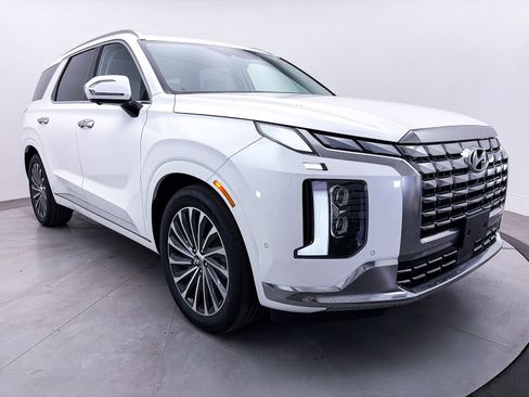 Used 2023 Hyundai Palisade Calligraphy image 13