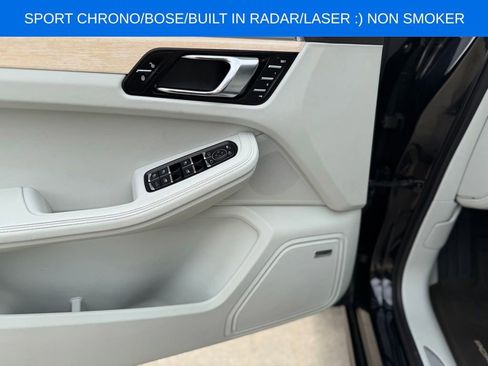 Used 2016 Porsche Macan Turbo AWD/4WD image 21