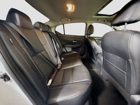 Used 2024 Nissan Sentra SR w/ SR Premium Package FWD image 27