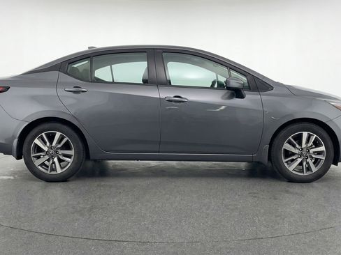 Used 2025 Nissan Versa SV image 11