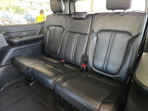 Used 2024 Jeep Wagoneer Series II AWD/4WD image 9