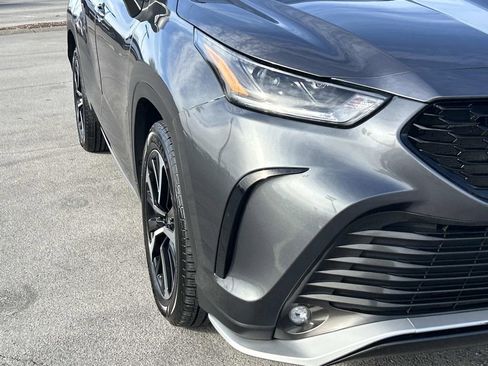 Used 2022 Toyota Highlander XSE image 11