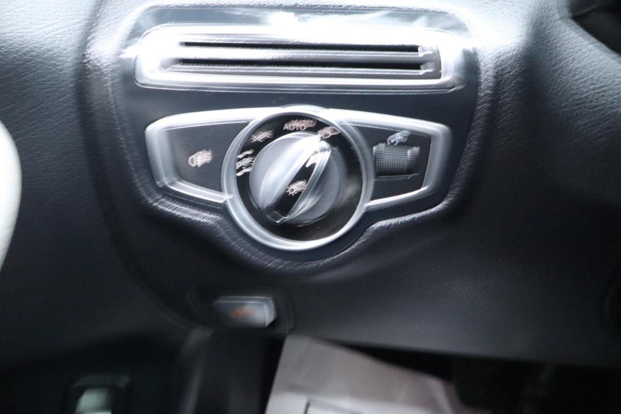 Used 2016 Mercedes-Benz C 300 4MATIC Sedan image 26