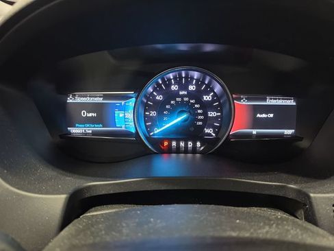 Used 2017 Ford Explorer XLT w/ Equipment Group 202A AWD/4WD image 7