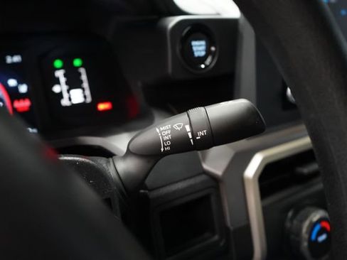 Used 2025 Toyota Tacoma SR5 AWD/4WD image 20