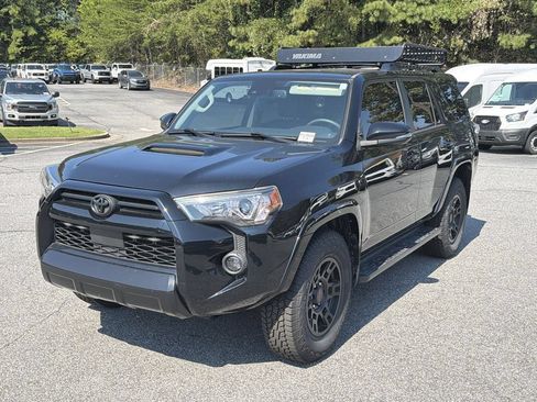 Used 2021 Toyota 4Runner Venture w/ Moonroof Package AWD/4WD image 3