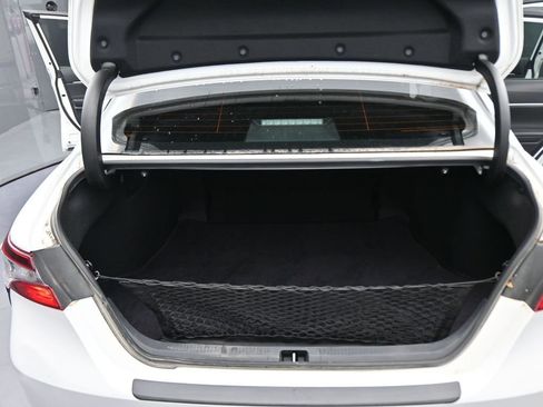 Used 2022 Toyota Camry SE image 40