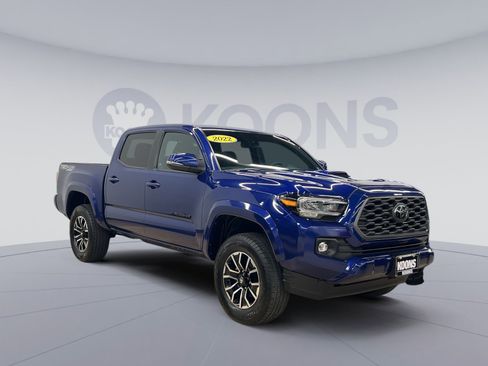 Used 2022 Toyota Tacoma TRD Sport w/ Technology Package AWD/4WD image 1