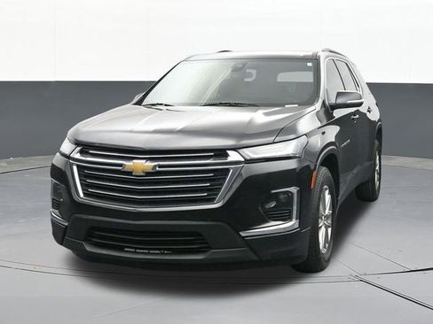 Used 2023 Chevrolet Traverse LT FWD image 2