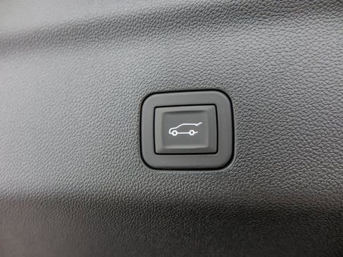 New 2026 Chevrolet Suburban Premier AWD/4WD image 10