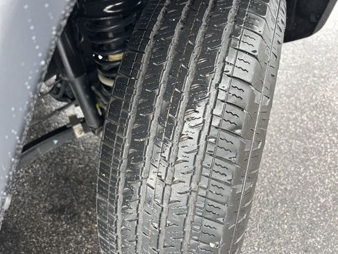 Used 2024 Jeep Wrangler Sport image 33