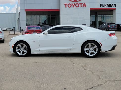 Used 2017 Chevrolet Camaro LT RWD image 2