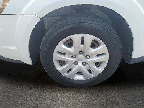 Used 2018 Dodge Journey SE w/ Connectivity Group FWD image 27