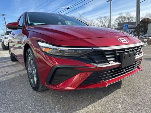 Certified 2024 Hyundai Elantra SEL image 5