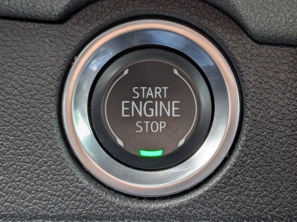 Used 2024 Chevrolet Traverse RS FWD image 43