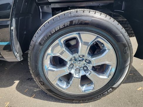 Used 2019 RAM 1500 Big Horn AWD/4WD image 12