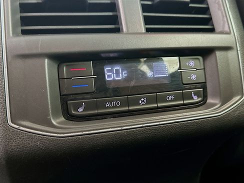 Used 2018 Volkswagen Atlas SEL Premium image 28