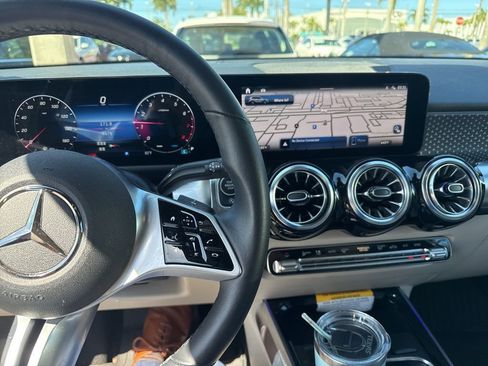Used 2025 Mercedes-Benz GLB 250 image 4