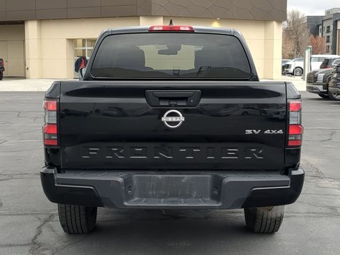Used 2024 Nissan Frontier SV image 5