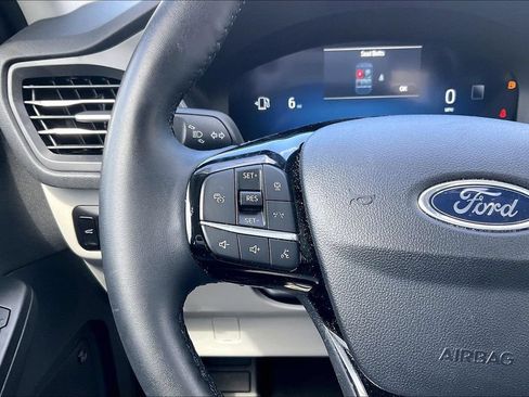Used 2025 Ford Escape Active w/ Active Premium Tech Pack FWD image 17