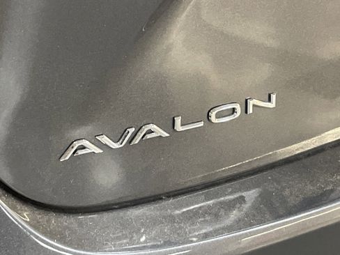 Used 2014 Toyota Avalon XLE Premium image 8