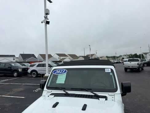 Used 2023 Jeep Wrangler Unlimited Sport AWD/4WD image 18