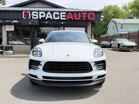 Used 2020 Porsche Macan AWD/4WD image 2