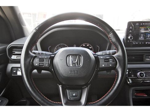Used 2025 Honda Pilot TrailSport image 14