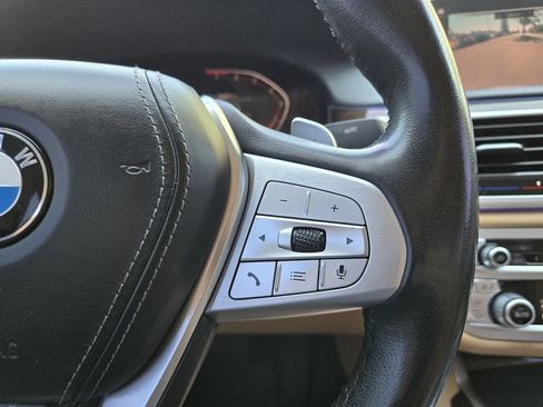 Used 2022 BMW 740i RWD image 19
