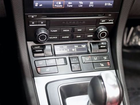 Used 2018 Porsche 718 Boxster S image 22