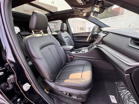 New 2026 Jeep Grand Cherokee Limited w/ Limited Altitude Package AWD/4WD image 19