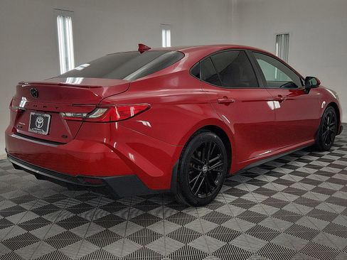 Used 2025 Toyota Camry SE w/ Convenience Package image 25
